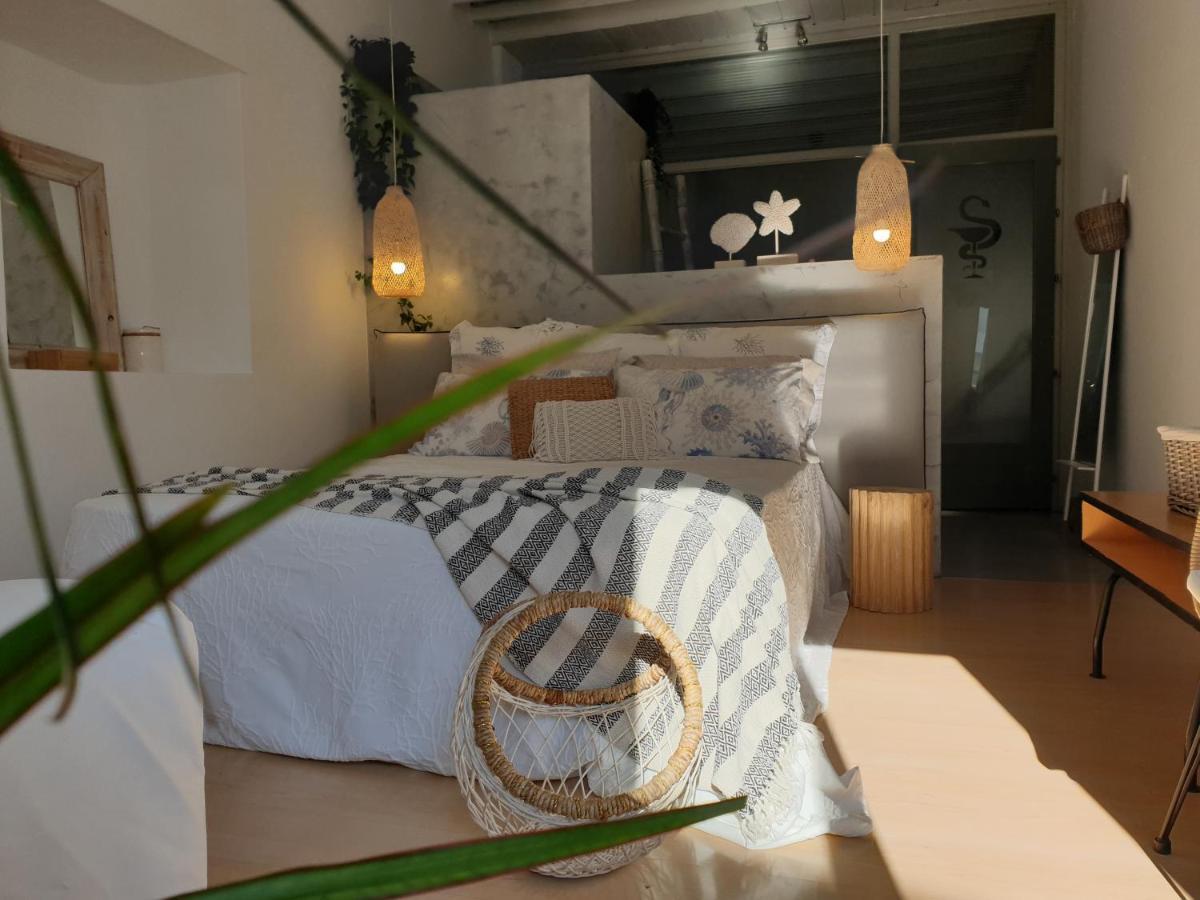 Aretousa Deluxe Downtown Apartment 스칼라 외부 사진