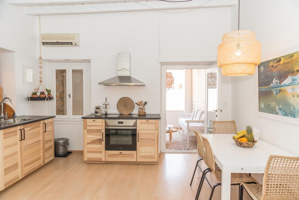 Aretousa Deluxe Downtown Apartment 스칼라 외부 사진